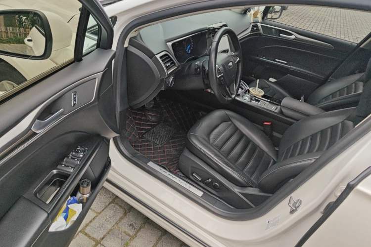 Used Ford Mondeo 2018 EcoBoost 200 Stylish Model Driver Seat
