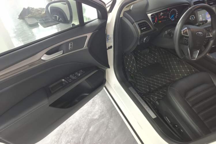 Used Ford Mondeo 2018 EcoBoost 200 Smart Control Fashion Model China VI Standard Driver Seat