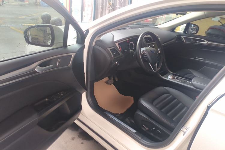 Used Ford Mondeo 2018 EcoBoost 180 Smart Control Fashion Model China VI Standard Driver Seat