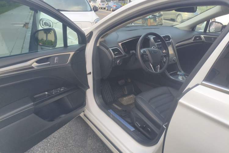 Used Ford Mondeo 2018 EcoBoost 200 Smart Control Fashion Model China V Standard Driver Seat