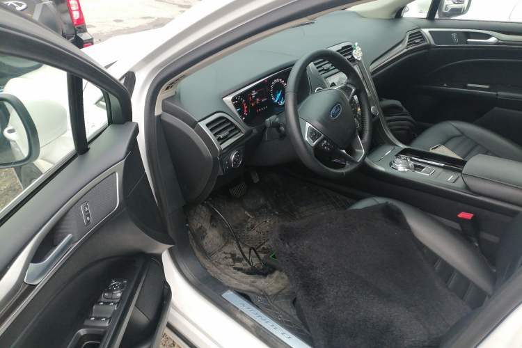 Used Ford Mondeo 2018 EcoBoost 180 Smart Control Fashion Model China V Standard Driver Seat
