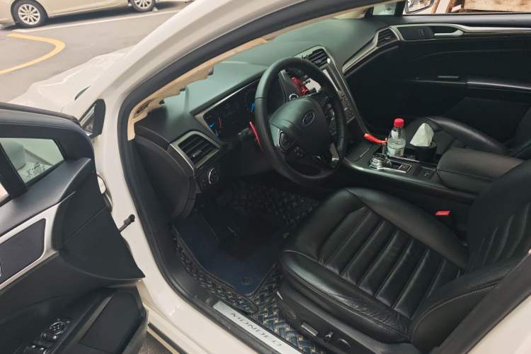 Used Ford Mondeo 2018 EcoBoost 200 Stylish Model Driver Seat