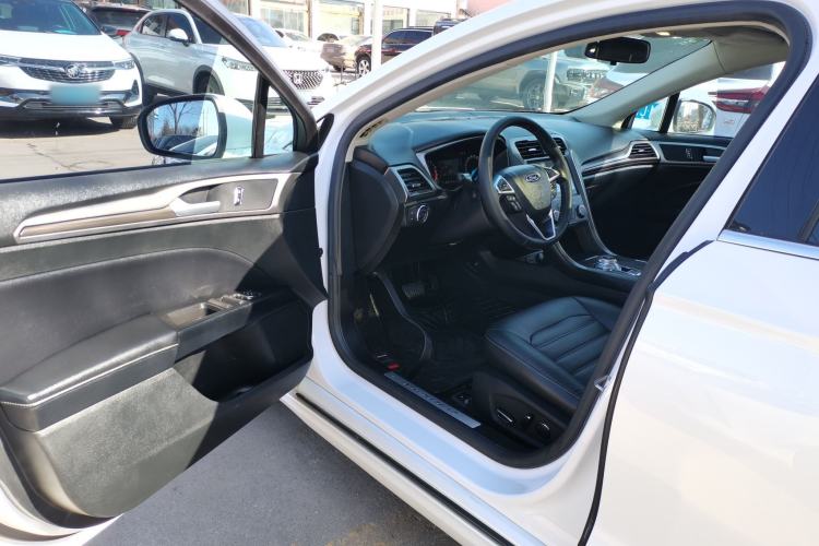 Used Ford Mondeo 2018 EcoBoost 180 Fashion Edition Driver Seat