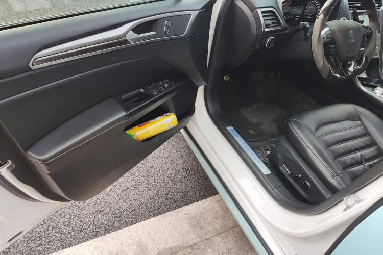 Used Ford Mondeo 2018 EcoBoost 200 Stylish Model Driver Seat