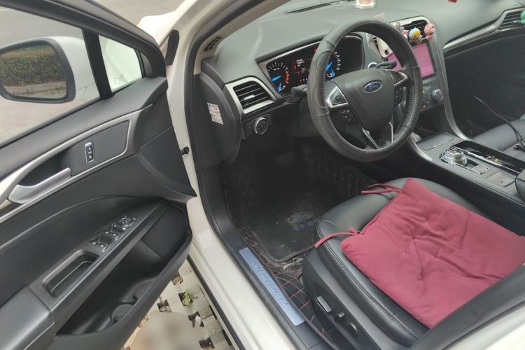 Used Ford Mondeo 2018 EcoBoost 180 Fashion Edition Driver Seat