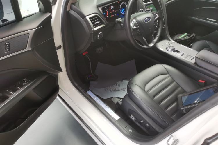 Used Ford Mondeo 2018 EcoBoost 200 Stylish Model Driver Seat
