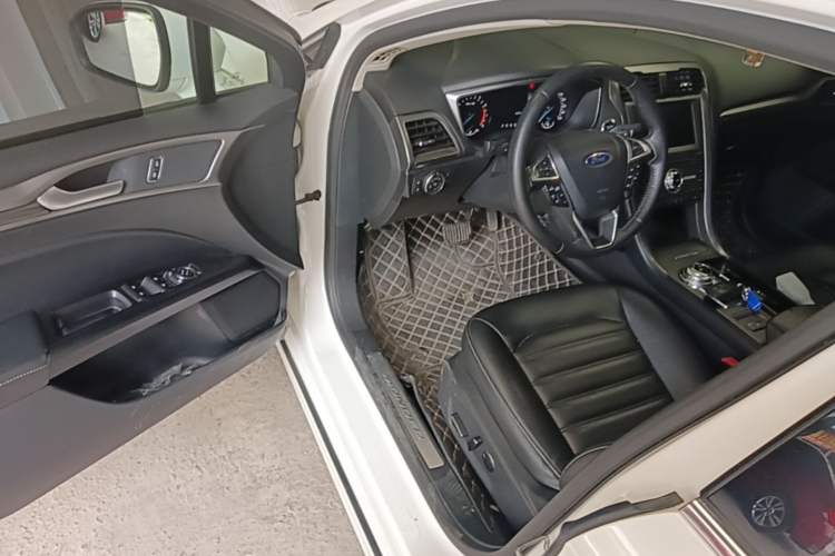 Used Ford Mondeo 2018 EcoBoost 180 Smart Control Fashion Model China V Standard Driver Seat