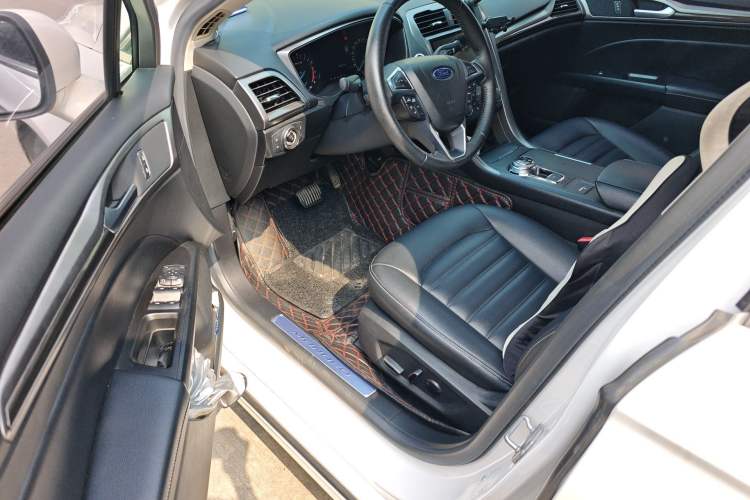 Used Ford Mondeo 2018 EcoBoost 180 Smart Control Fashion Model China V Standard Driver Seat