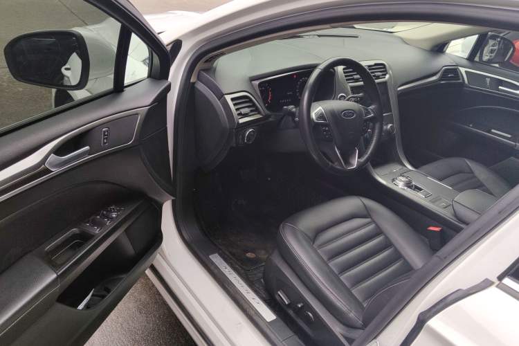 Used Ford Mondeo 2018 EcoBoost 180 Smart Control Fashion Model China V Standard Driver Seat