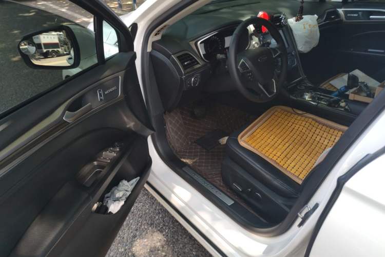 Used Ford Mondeo 2018 EcoBoost 200 Luxury Model Driver Seat