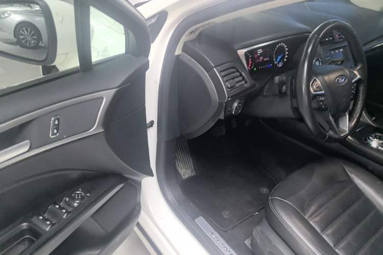 Used Ford Mondeo 2018 EcoBoost 200 Stylish Model Driver Seat