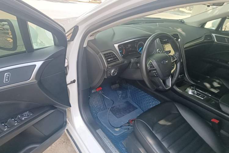 Used Ford Mondeo 2018 EcoBoost 180 Smart Control Fashion Model China VI Standard Driver Seat