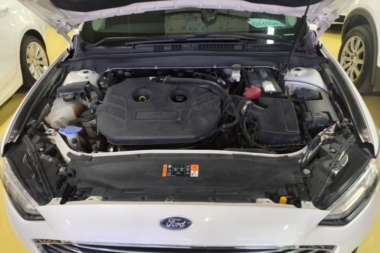 Used Ford Mondeo 2018 EcoBoost 200 Smart Control Fashion Model China V Standard Engine Bay