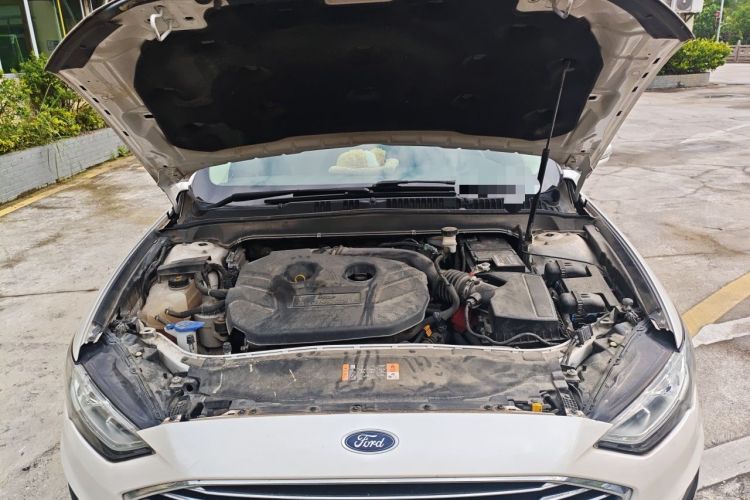 Used Ford Mondeo 2018 EcoBoost 200 Smart Control Fashion Model China V Standard Engine Bay