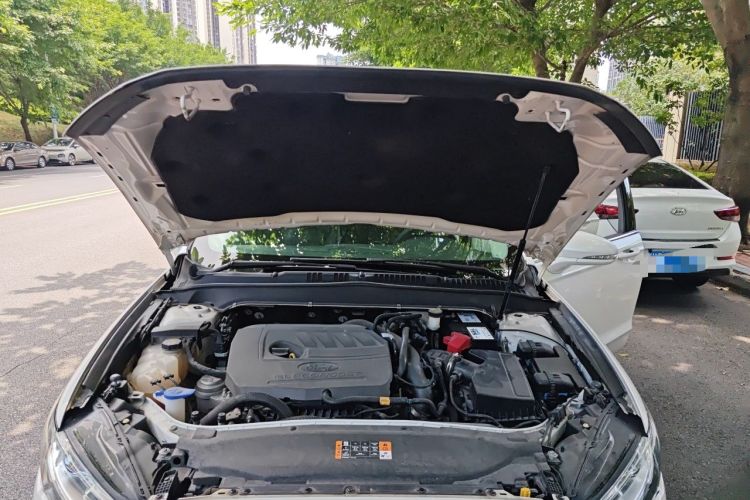 Used Ford Mondeo 2018 EcoBoost 180 Smart Control Fashion Model China V Standard Engine Bay