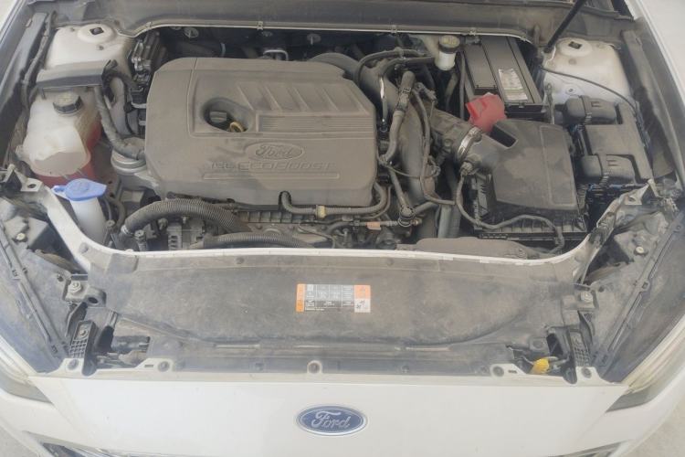 Used Ford Mondeo 2018 EcoBoost 180 Smart Control Fashion Model China VI Standard Engine Bay