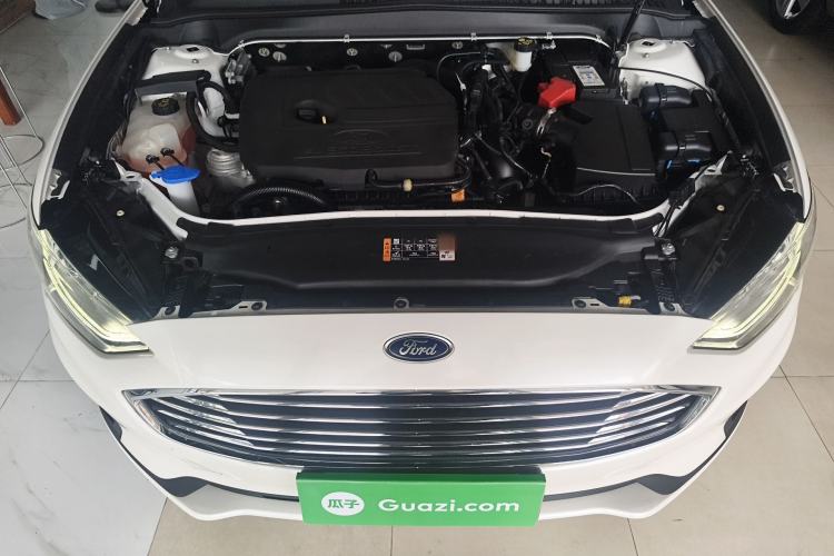 Used Ford Mondeo 2018 EcoBoost 180 Smart Control Fashion Model China VI Standard Engine Bay