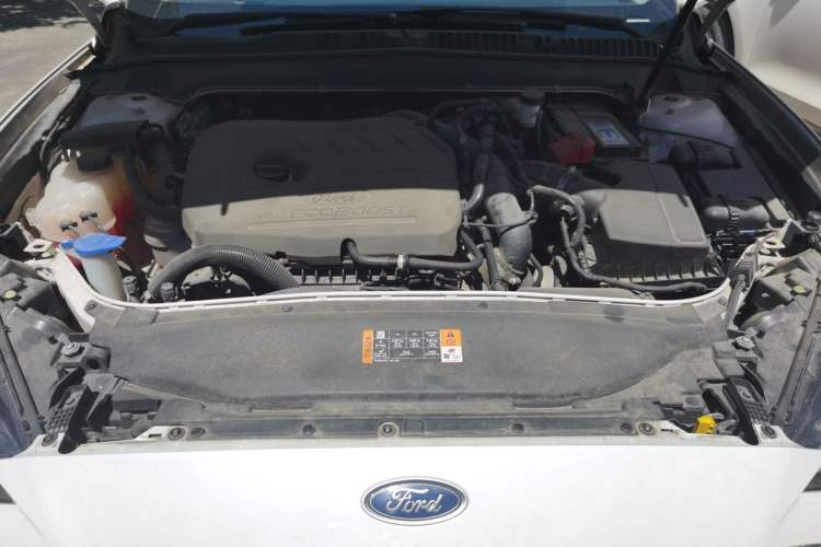 Used Ford Mondeo 2018 EcoBoost 180 Smart Control Fashion Model China V Standard Engine Bay