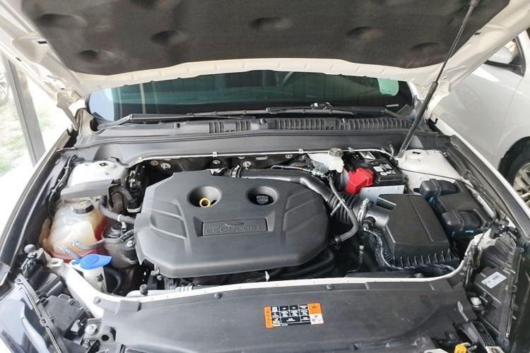 Used Ford Mondeo 2018 EcoBoost 200 Smart Control Luxury Model China VI Standard Engine Bay