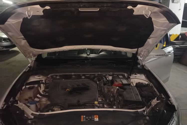 Used Ford Mondeo 2018 EcoBoost 180 Smart Control Fashion Model China V Standard Engine Bay