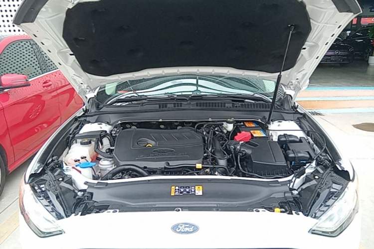 Used Ford Mondeo 2018 EcoBoost 180 Fashion Edition Engine Bay
