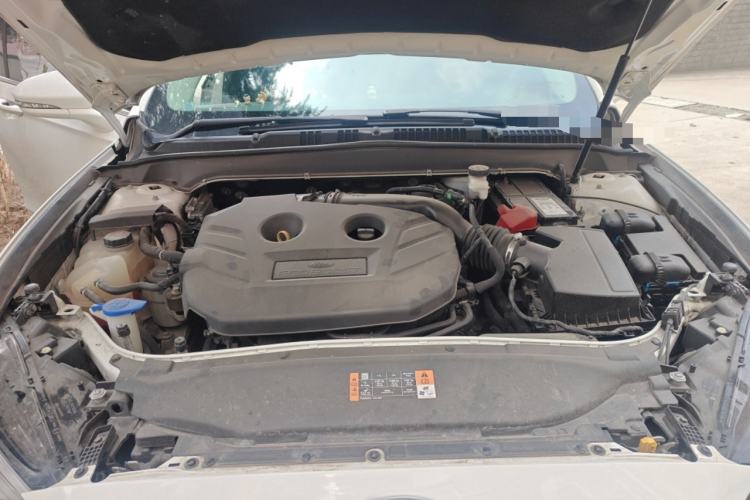 Used Ford Mondeo 2018 EcoBoost 200 Smart Control Fashion Model China VI Standard Engine Bay