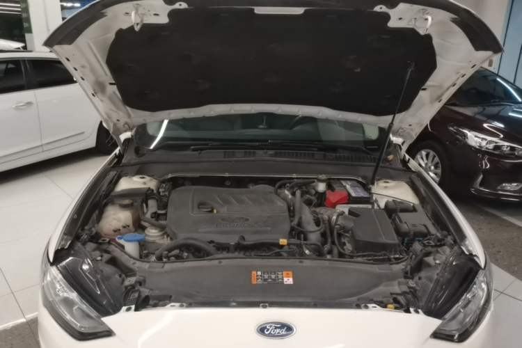 Used Ford Mondeo 2018 EcoBoost 180 Fashion Edition Engine Bay