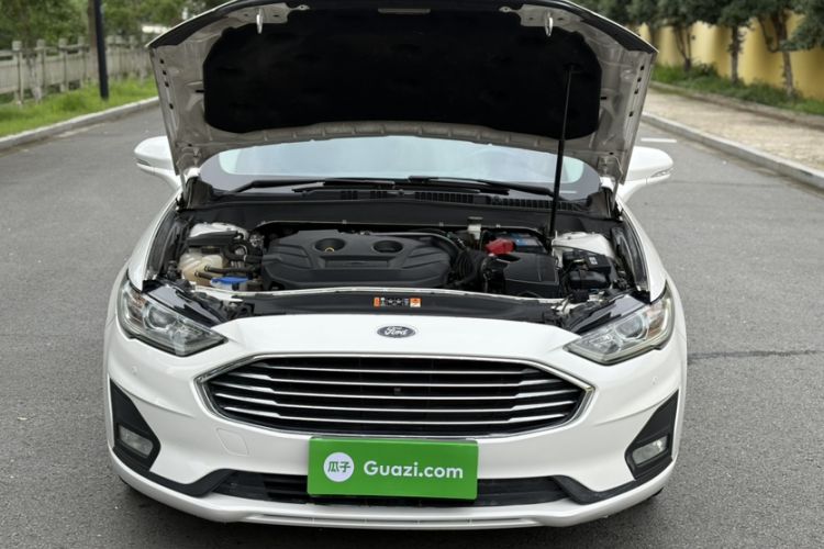 Used Ford Mondeo 2018 EcoBoost 200 Smart Control Fashion Model China VI Standard Engine Bay
