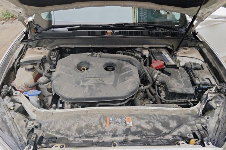 Used Ford Mondeo 2018 EcoBoost 200 Smart Control Fashion Model China V Standard Engine Bay