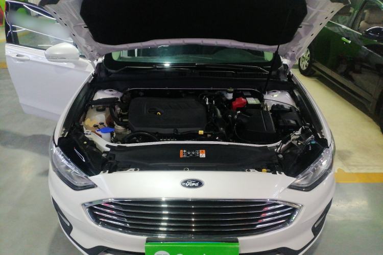 Used Ford Mondeo 2018 EcoBoost 180 Smart Control Fashion Model China V Standard Engine Bay