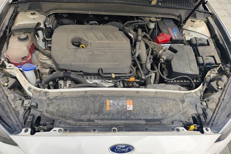 Used Ford Mondeo 2018 EcoBoost 180 Smart Control Fashion Model China VI Standard Engine Bay