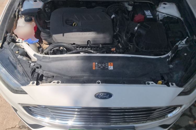 Used Ford Mondeo 2018 EcoBoost 180 Smart Control Fashion Model China VI Standard Engine Bay