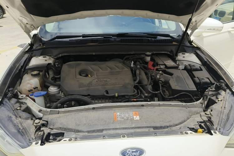 Used Ford Mondeo 2018 EcoBoost 180 Smart Control Fashion Model China VI Standard Engine Bay