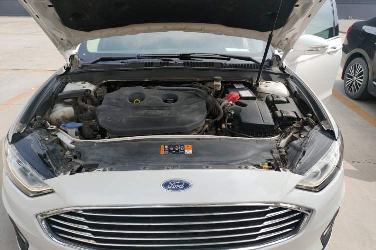 Used Ford Mondeo 2018 EcoBoost 200 Smart Control Fashion Model China V Standard Engine Bay
