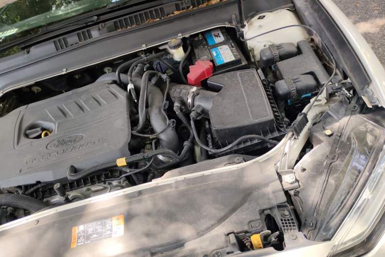 Used Ford Mondeo 2018 EcoBoost 180 Fashion Edition Engine Bay Left
