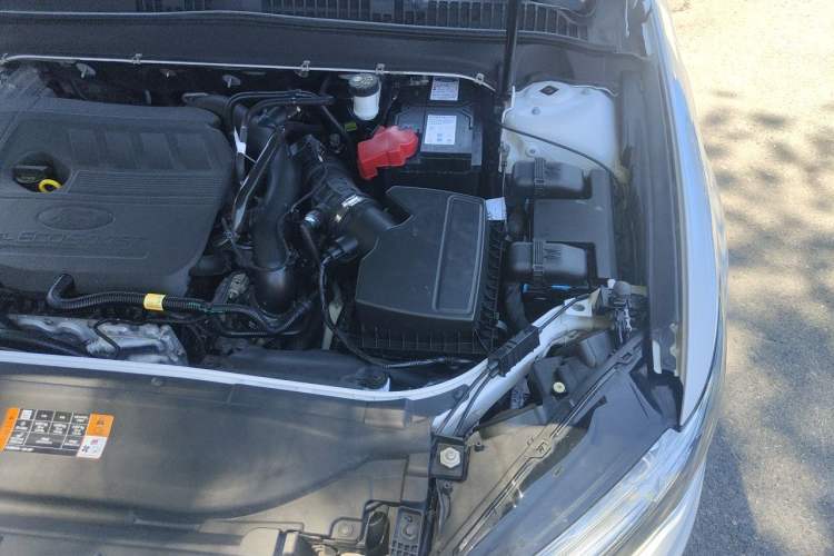 Used Ford Mondeo 2018 EcoBoost 180 Smart Control Fashion Model China V Standard Engine Bay Left