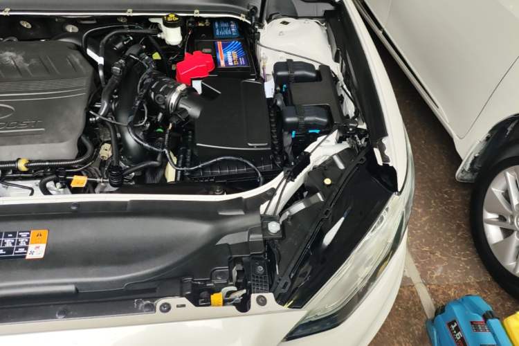 Used Ford Mondeo 2018 EcoBoost 180 Smart Control Fashion Model China VI Standard Engine Bay Left