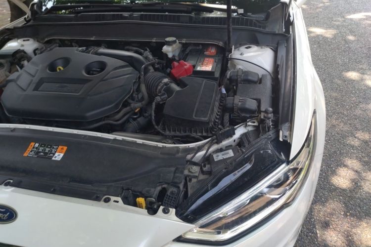 Used Ford Mondeo 2018 EcoBoost 200 Luxury Model Engine Bay Left