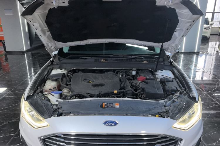 Used Ford Mondeo 2018 EcoBoost 180 Smart Control Fashion Model China V Standard Engine Bay