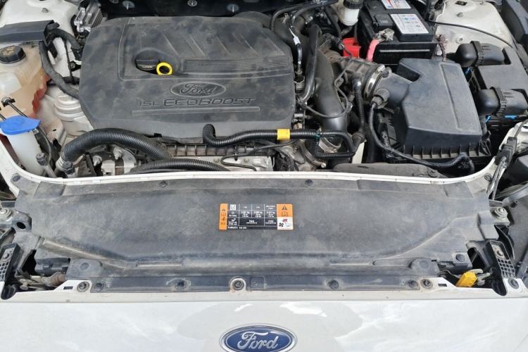 Used Ford Mondeo 2018 EcoBoost 180 Smart Control Fashion Model China V Standard Engine Bay