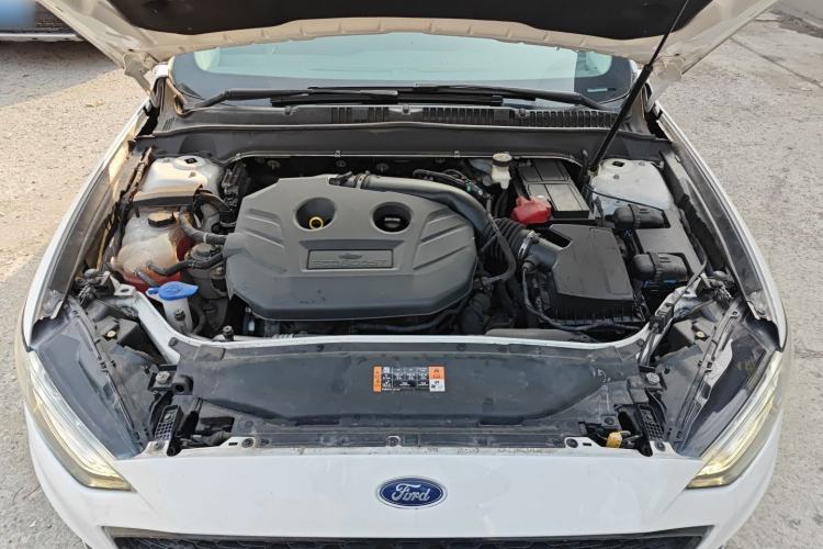 Used Ford Mondeo 2018 EcoBoost 200 Smart Control Fashion Model China V Standard Engine Bay