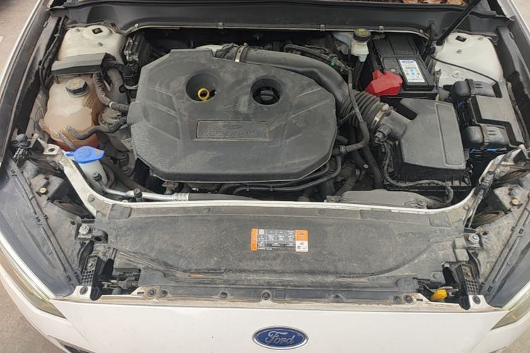 Used Ford Mondeo 2018 EcoBoost 200 Smart Control Fashion Model China VI Standard Engine Bay