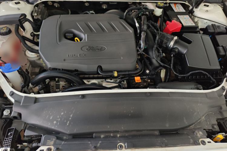 Used Ford Mondeo 2018 EcoBoost 180 Smart Control Fashion Model China VI Standard Engine Bay
