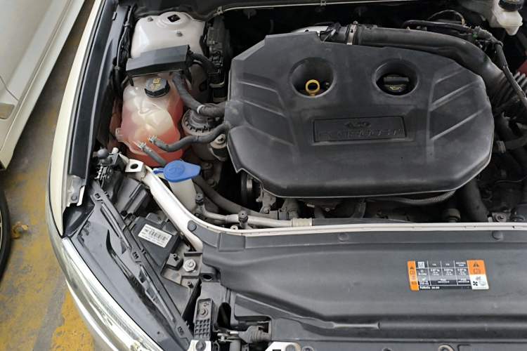 Used Ford Mondeo 2018 EcoBoost 200 Luxury Model Engine Bay Right