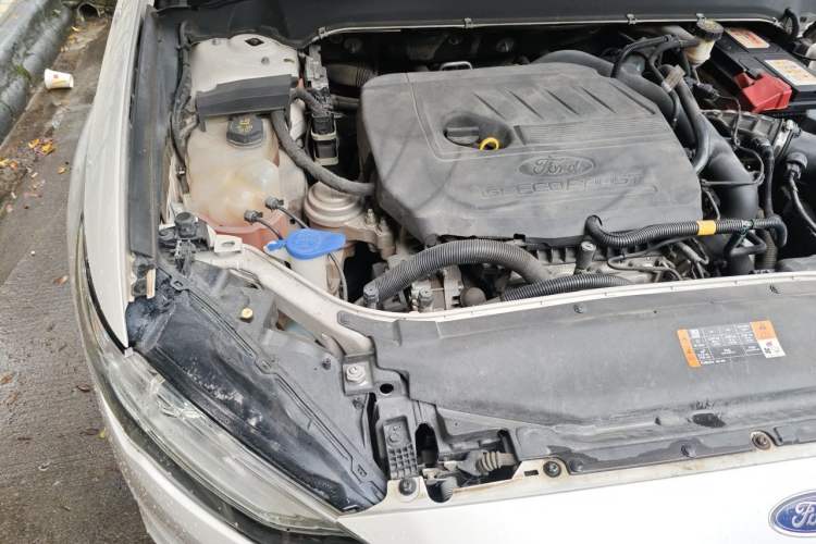 Used Ford Mondeo 2018 EcoBoost 180 Fashion Edition Engine Bay Right