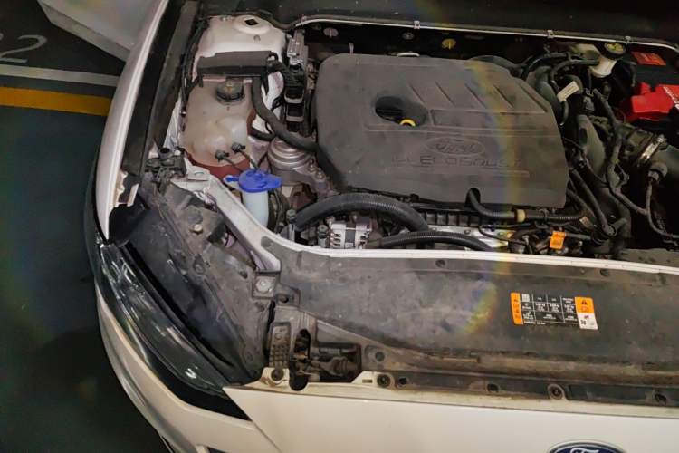 Used Ford Mondeo 2018 EcoBoost 180 Smart Control Fashion Model China V Standard Engine Bay Right