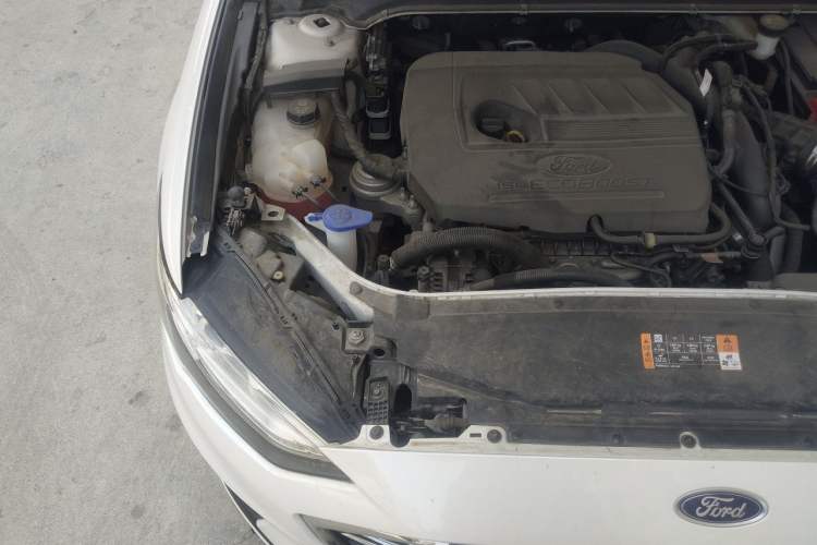 Used Ford Mondeo 2018 EcoBoost 180 Smart Control Fashion Model China VI Standard Engine Bay Right