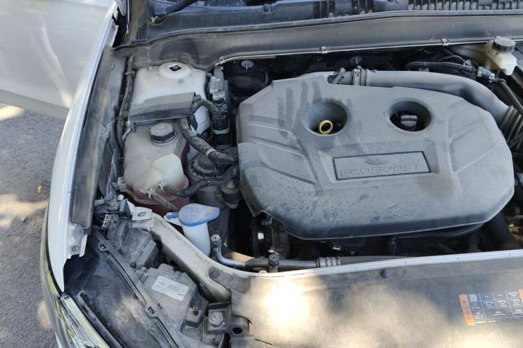 Used Ford Mondeo 2018 EcoBoost 200 Luxury Model Engine Bay Right