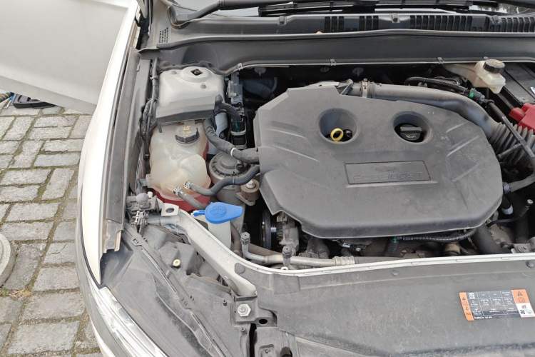 Used Ford Mondeo 2018 EcoBoost 200 Stylish Model Engine Bay Right