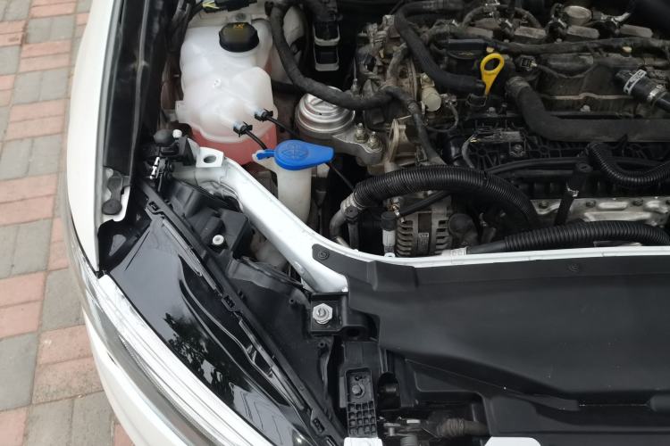 Used Ford Mondeo 2018 EcoBoost 180 Smart Control Fashion Model China V Standard Engine Bay Right